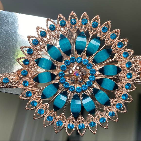 Vibrant Blue Hair Clip - Picture 3 of 6